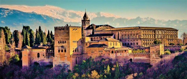 Visit Granada Full Alhambra Guided Tour with Tickets in Gójar