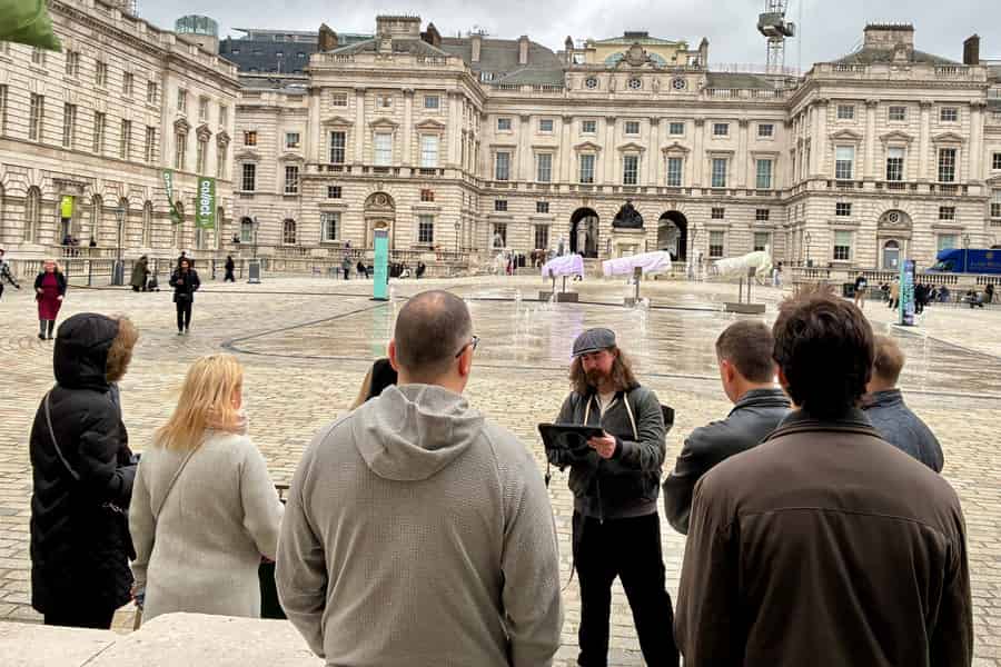 London: Geführter Rundgang zu James Bond und Spionen. Foto: GetYourGuide London: Geführter Rundgang zu James Bond und Spionen. Foto: GetYourGuide