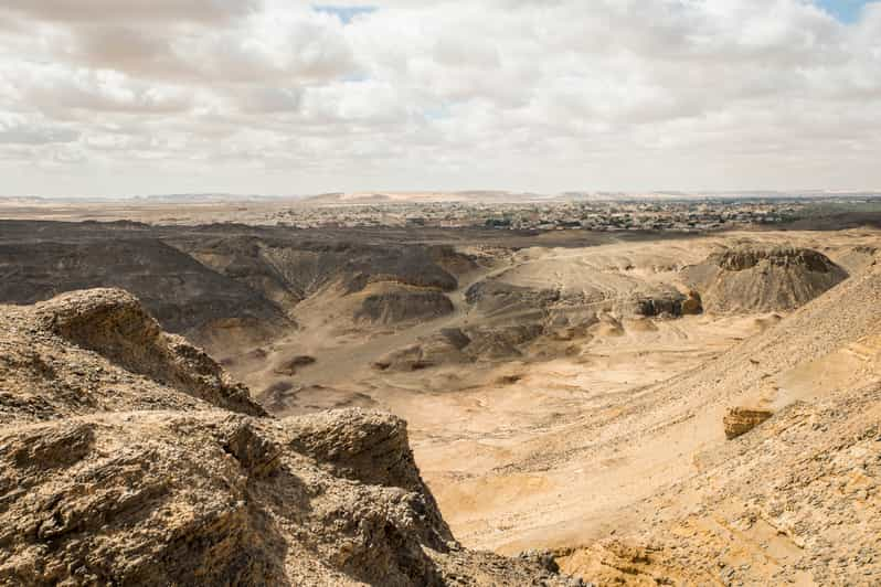 El Cairo Excursión De 2 Días Al Campamento Del Oasis De Bahariya Y Al Desierto Getyourguide 