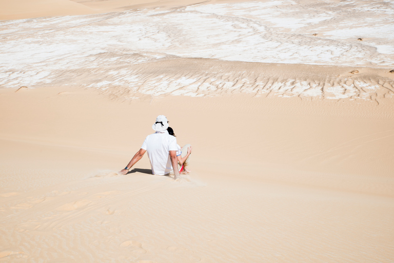 Kairo: 2-dagars Bahariya Oasis Camp och ökenturPrivat tur med ökencamping och måltider