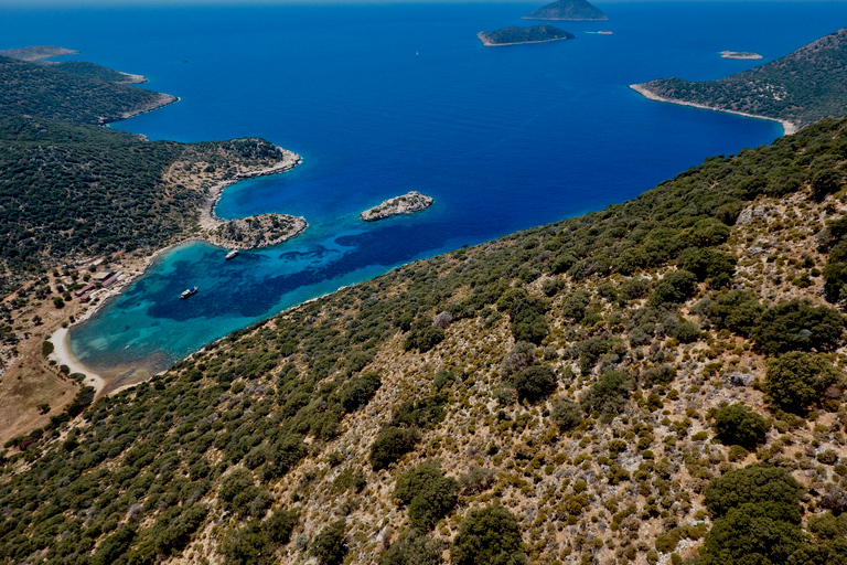 Kas : Journée complète d'excursion privée en bateau dans les îles de Kas avec déjeuner