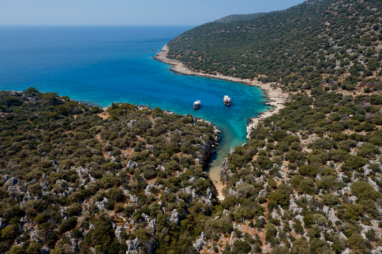 Kas : Journée complète d'excursion privée en bateau dans les îles de Kas avec déjeuner