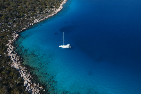 Kas : Journée complète d'excursion privée en bateau dans les îles de Kas avec déjeuner