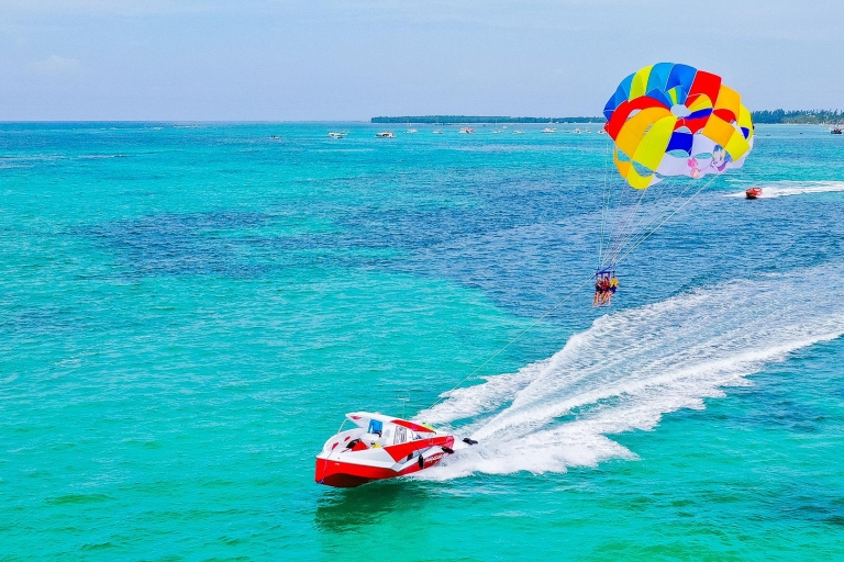Z Punta Cana: rejs ze snorkelingiem i parasailingiem