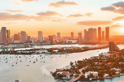 Miami Beach: Tour privato in aereo deluxe con champagneMiami: tour romantico in aereo privato con champagne