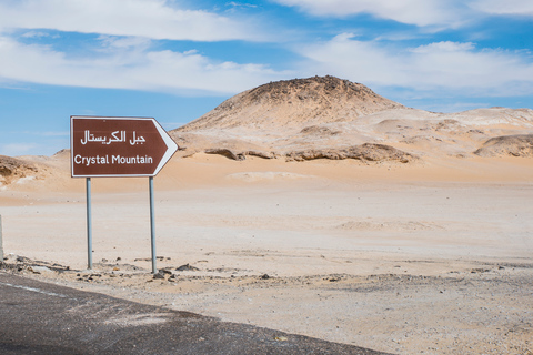 Cairo: 2-daags Bahariya Oasis Camp en Desert TourGedeelde tour met Desert Camping & Meals