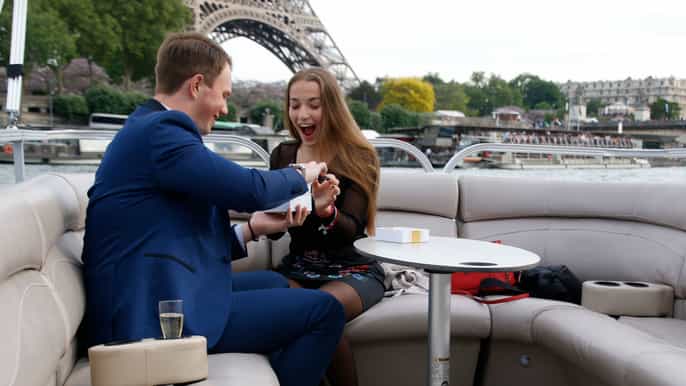 paris romantic cruise by private boat
