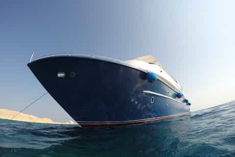 Hurghada: Yacht Excursion with Water Activities and Lunch