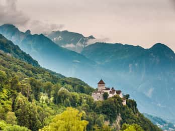 From Zurich: Private 4 Countries in 1 Full-Day Tour