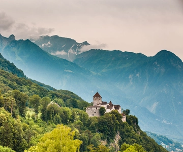 From Zurich: Private 4 Countries in 1 Full-Day Tour