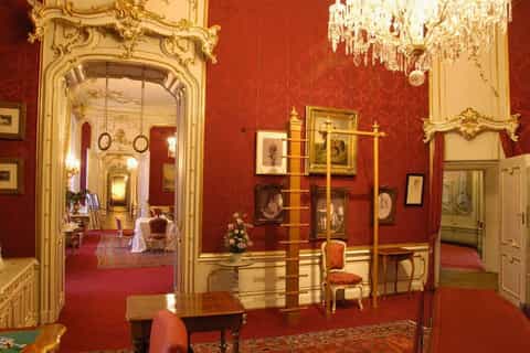 Vienna: Empress Sisi Walking Tour & Imperial Apartments