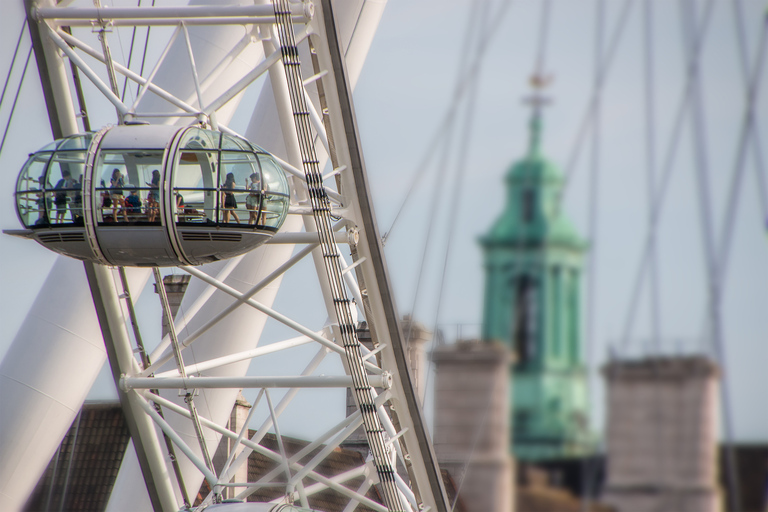 London Eye Private Capsule Experience for Couples or Groups London Eye - Private Pod for 2 to 25 people