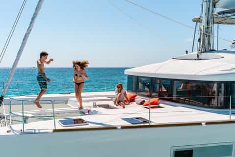 santorini crucero de mañana o de tarde con comida y bebida