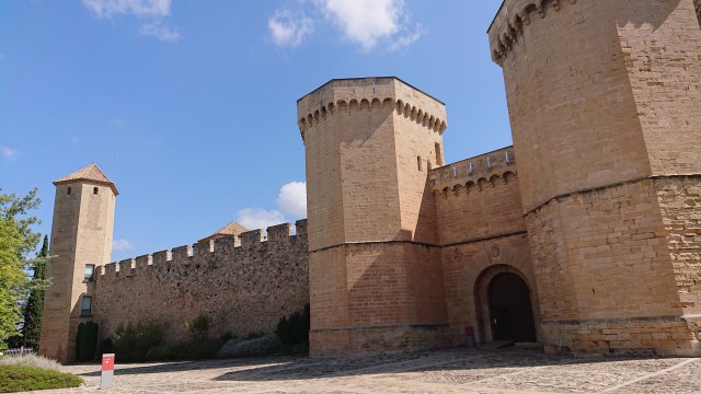 Visit Poblet Monastery Tour in Cambrils