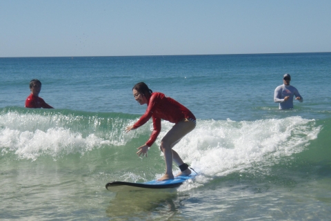 Lección grupal de surf de 2 horas en Broadbeach en Gold Coast