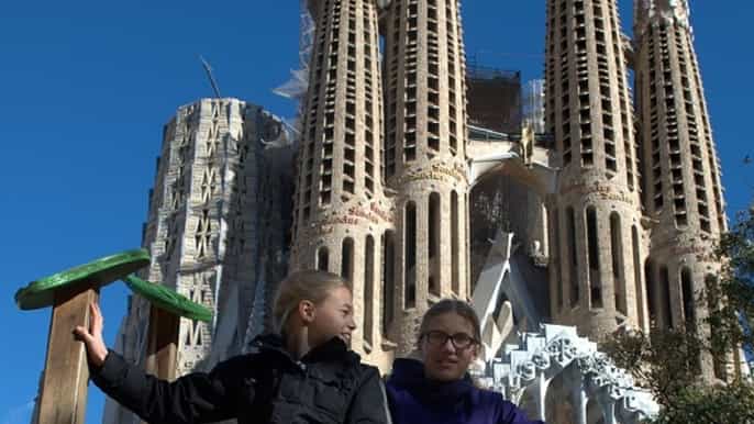 barcelona sagrada familia tour of the facades in german