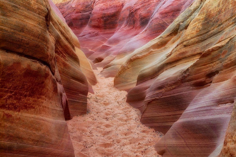 Van Las Vegas: Small-Group Valley of Fire Tour