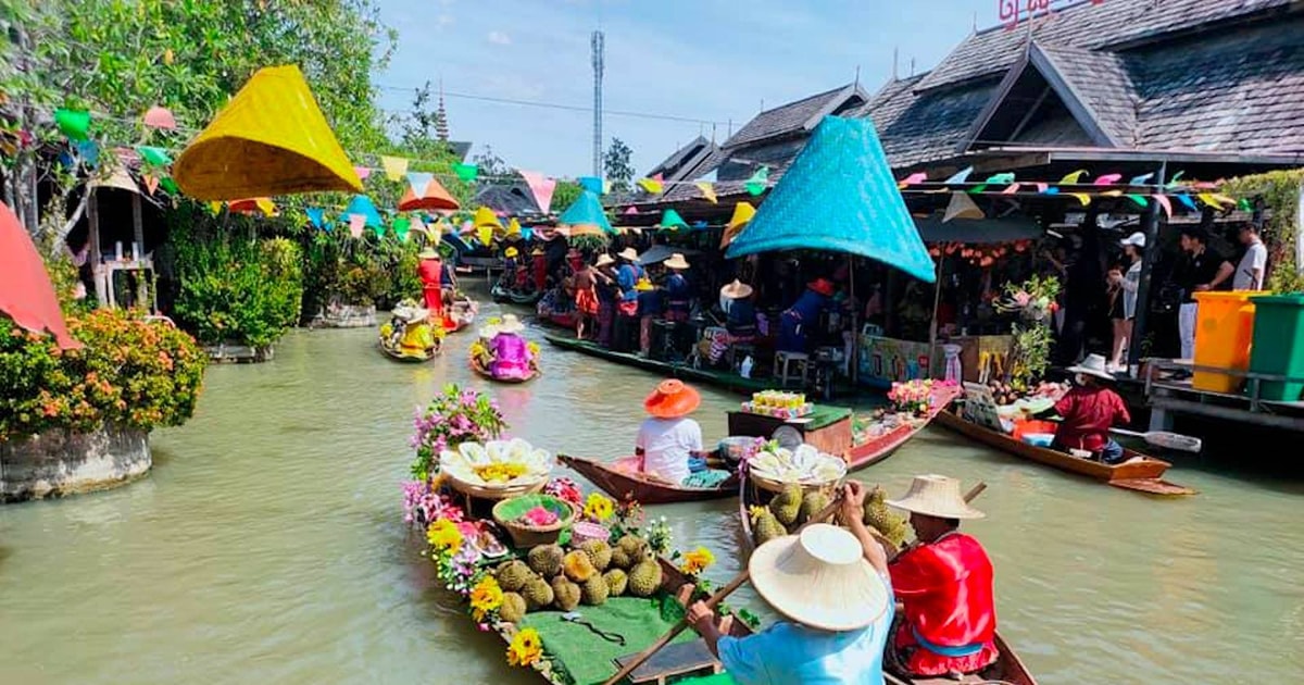 Bustling Pengkalan Datu Floating Market is a must visit best vation spots in Malaysia