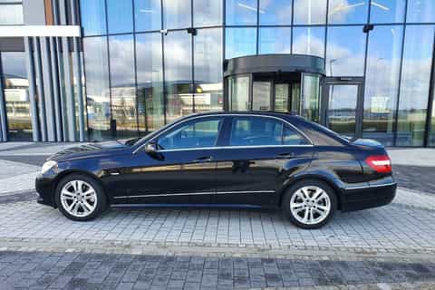 Poznan: Private Airport Transfer to/from the City