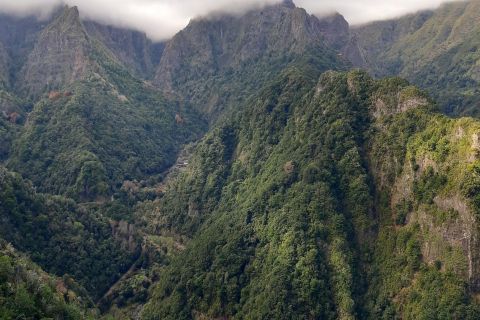 Madeira: Private 1.5-Kilometer Levada dos Balcões Hike PR11