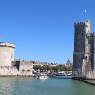 La Rochelle: Private Guided Walking Tour