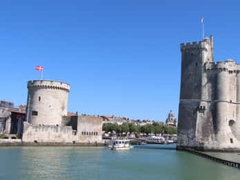 La Rochelle: Private Guided Walking Tour