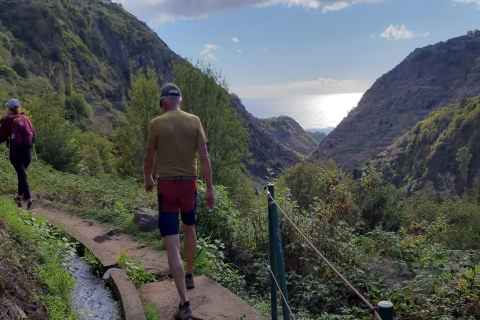 Madera: Prywatny spacer Moinhos Levada Nova Ponta do SolWycieczka z odbiorem z hoteli w Funchal