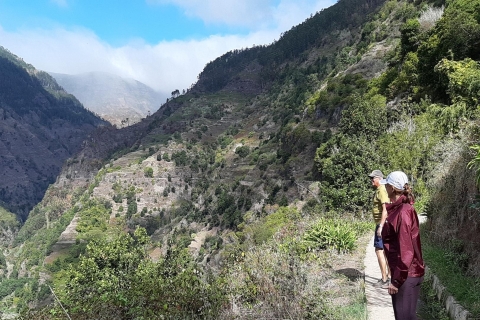 Madera: Prywatny spacer Moinhos Levada Nova Ponta do SolWycieczka z odbiorem z South West Madeira