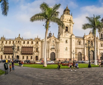 Lima: Colonial City Excursion with Catacombs Museum Visit