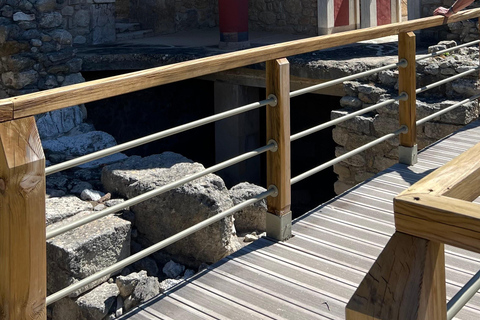 Minoan Crete: Private Tour of Knossos with a Certified Guide Minoan Crete: a private tour by a certified guide in Knossos