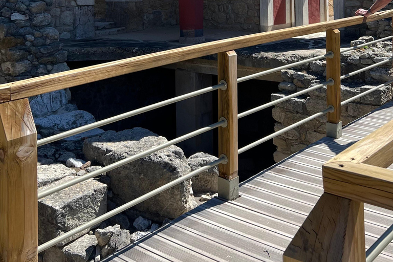 Minoan Crete: Private Tour of Knossos with a Certified Guide Minoan Crete: a private tour by a certified guide in Knossos