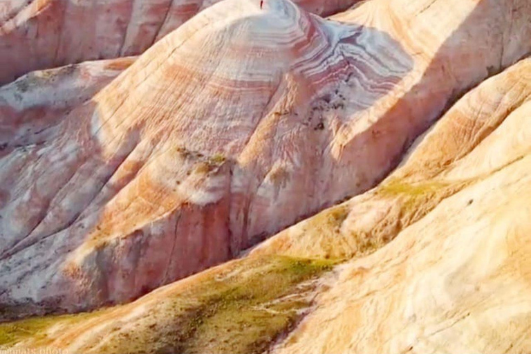 巴库：粉红湖、糖果山和贝什巴马格山之旅