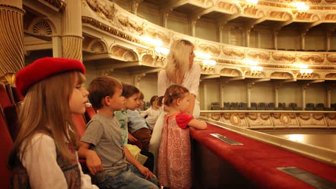 dresden semperoper guided tour for families