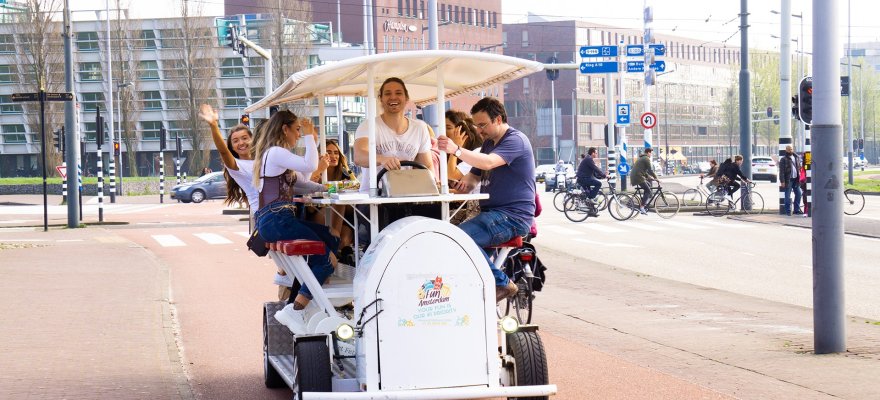 Beer & party bike tours