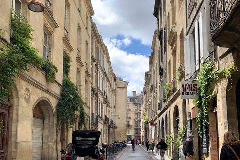 بوردو: جولة سيرًا على الأقدام للتعرف على النبيذ والأطعمة الحلوة والمالحةجولة مشتركة