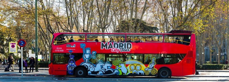 Madrid: Hop-On/Hop-Off-Bus & Santiago Bernabéu Stadion-Tour