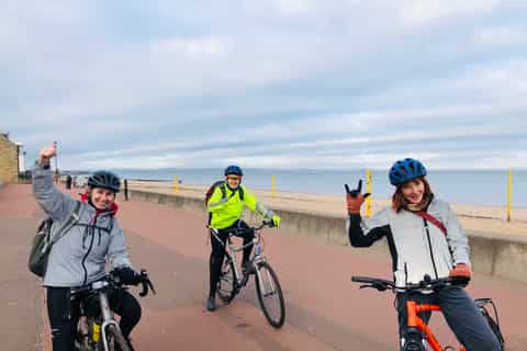 Edinburgh: Coastal Bike, Beer and Brewery Tour