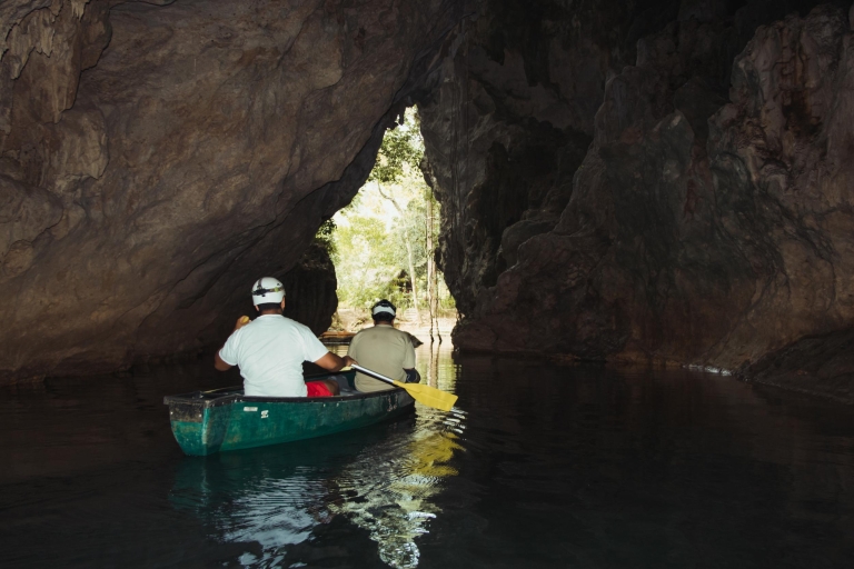 San Ignacio: aventura de piragüismo en cuevas de medio día