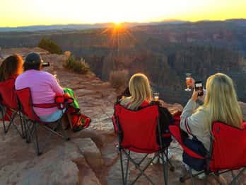Ab Las Vegas: Sonnenuntergangstour zum Grand Canyon West Rim Ab Las Vegas: Sonnenuntergangstour zum Grand Canyon West Rim