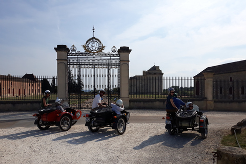 Au départ de Bordeaux : Tour du vignoble de Saint-Emilion en side-carVisite d'une demi-journée du vignoble de Saint-Emilion en side-car