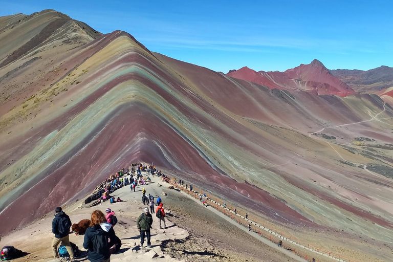 Cuzco: Rainbow Mountain Adventure &amp; Red Valley med guide och måltider inkluderade