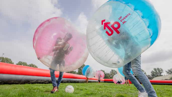 amsterdam bubble football team building game