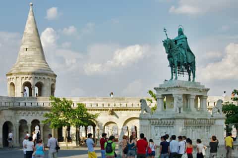 Budapest: Classic Buda Castle Walking Tour