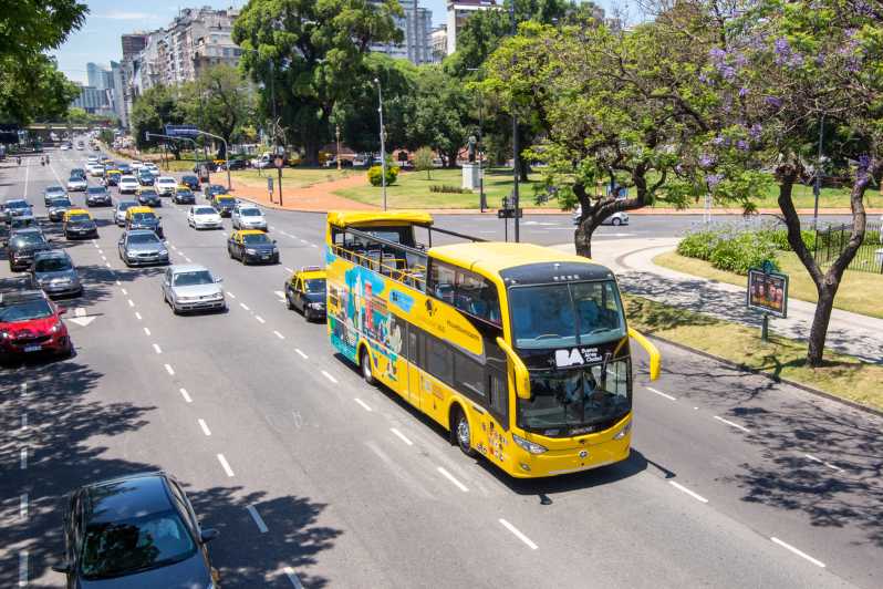 Buenos Aires: Hop-On Hop-Off-buss med audioguide och stadspass