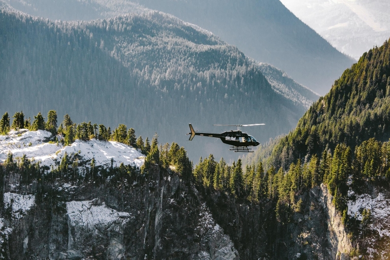 Vancouver: Coastal Mountain Helicopter Tour mit einer Landung