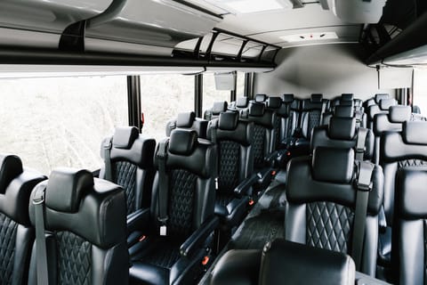 Transfer between Calgary International Airport and Banff
