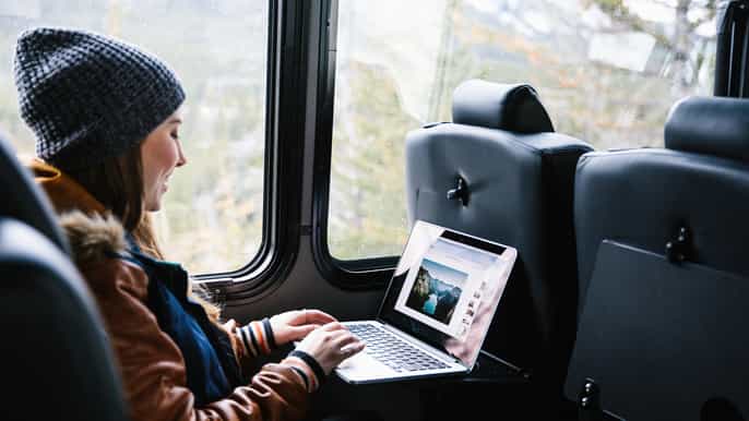 transfer between calgary international airport and jasper