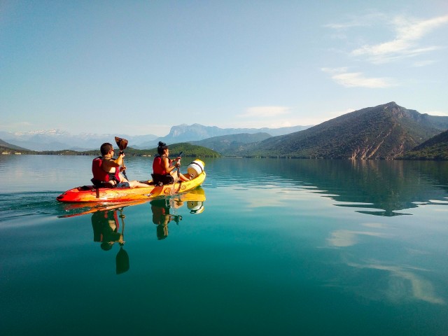Visit Ainsa 3-Hour Guided Kayaking Tour on Lake Mediano in Huesca, Spain