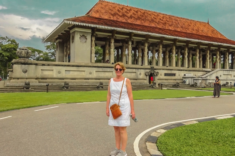 From Negombo: Private Sightseeing Tour of Colombo City