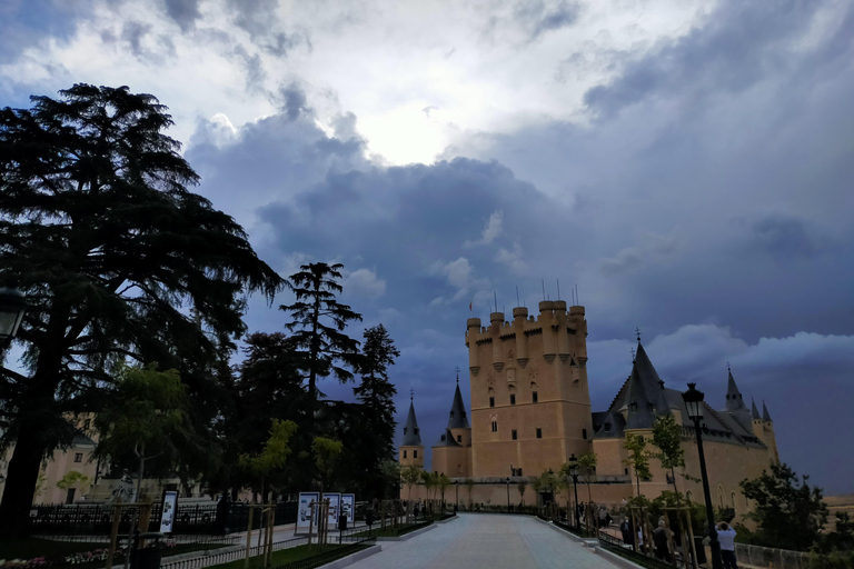 Desde Madrid: Excursión de medio día o día completo a SegoviaExcursión de medio día a Segovia